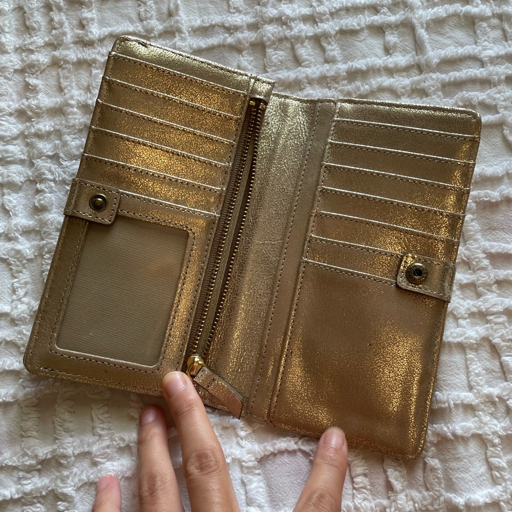 Fossil: shimmery wallet - Picture 4 of 11